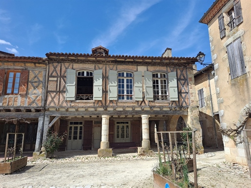 Een uitzonderlijke woning in het hart van een Gasconse bastide