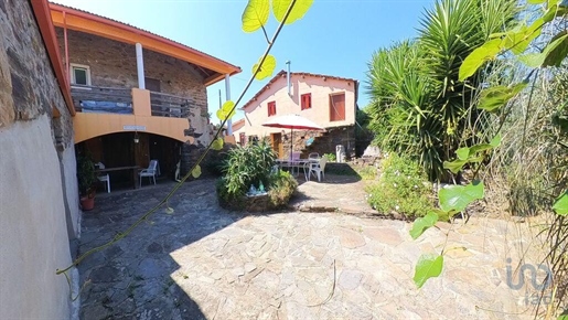 Home / Villa with 5 Rooms in Leiria with 258,00 m²