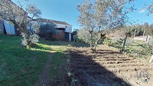 Village house with 3 Rooms in Leiria with 130,00 m²