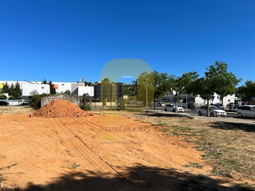 Urban Land in Loulé, Algarve: Excellent Investment Opportunity for the construction of 8 dwellings