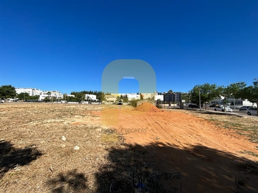 Urban Land in Loulé, Algarve: Excellent Investment Opportunity for the construction of 8 dwellings