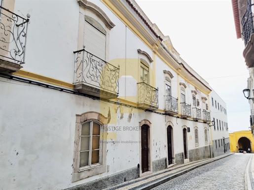 Mansion of the nineteenth century in Elvas - With Approved Project