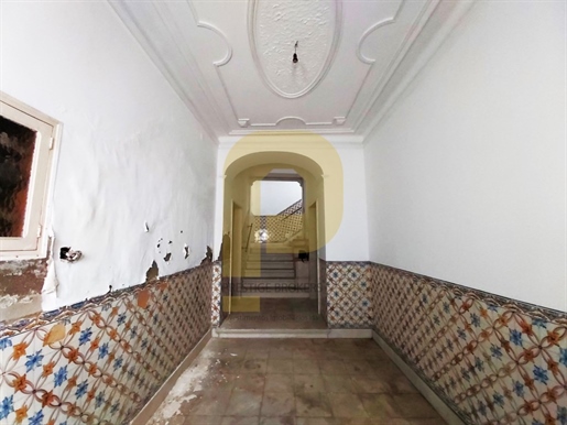 Mansion of the nineteenth century in Elvas - With Approved Project