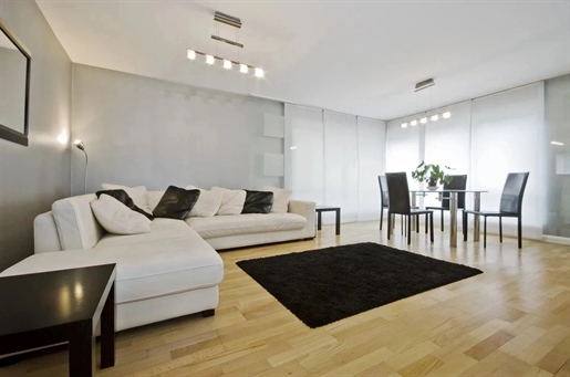 Purchase: Apartment (04100)
