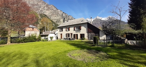 Bourg d'Oisans - Beautiful house with large garden