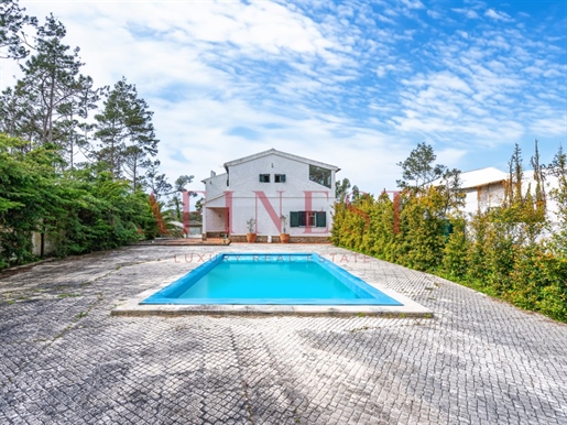 5 Bedroom Villa With Swimming Pool Set In Plot 1880M2 In Sintra