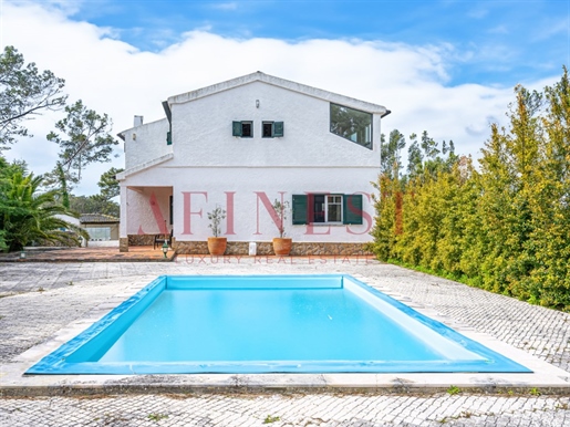 5 Bedroom Villa With Swimming Pool Set In Plot 1880M2 In Sintra