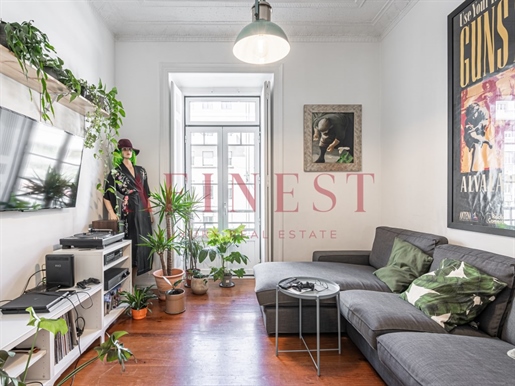3 bedroom flat converted into 2 bedroom flat in the Amoreiras area, Lisbon