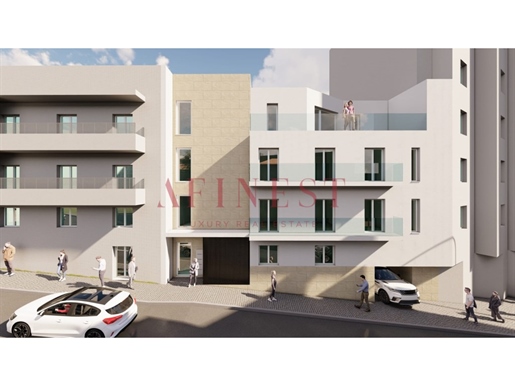 Gebäude Mit 4 Schlafzimmern 3 Schlafzimmer Wohnung In Cacilhas / Almada