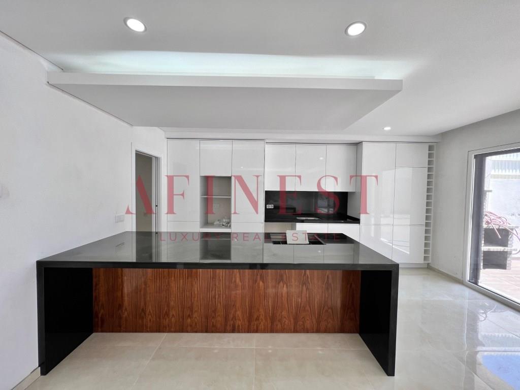 4 Bedroom Villa With Garden, Pool And Garage