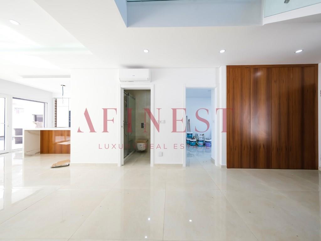 4 Bedroom Villa With Pool In Valadares
