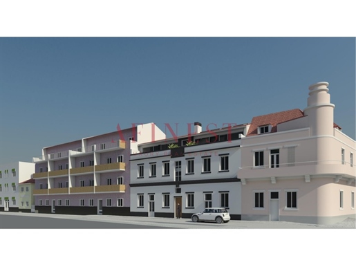 Building With 8 Apartments In Costa Da Caparica 500M From The Beach