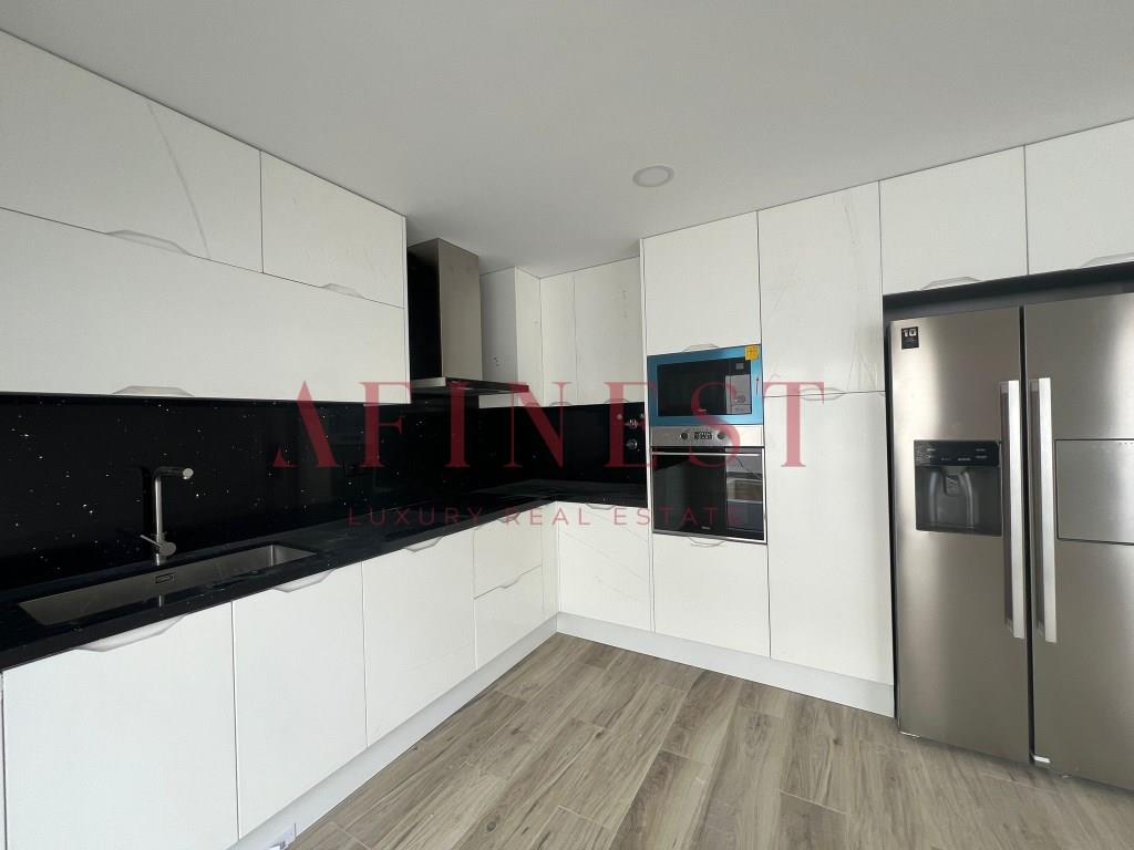4 Bedroom Villa, With Luxury Finishes And Swimming Pool In Alcochete
