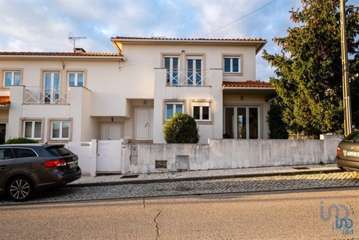 Home / Villa with 4 Rooms in Coimbra with 374,00 m²