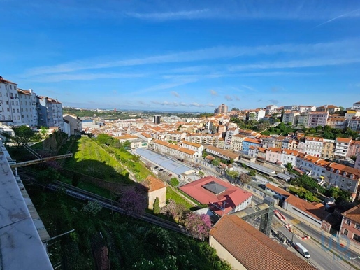 Apartment with 7 Rooms in Coimbra with 219,00 m²