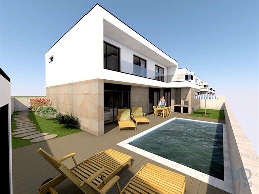 Home / Villa with 3 Rooms in Braga with 165,00 m²