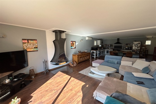 Uzes 12km. Belle villa de p.pied 123m2 + dépendance sur 2547m2 de terrain constructible