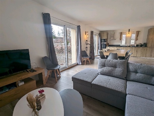 Large Ground Floor Apartment with Parking, Samoens