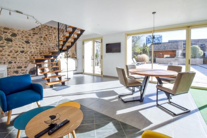 Magnificent stone property with gite