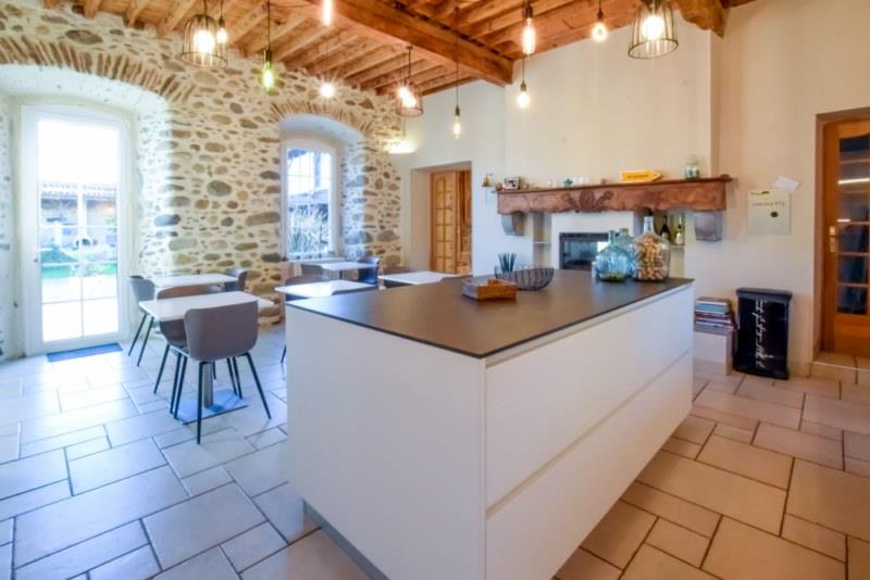 Magnificent stone property with gite