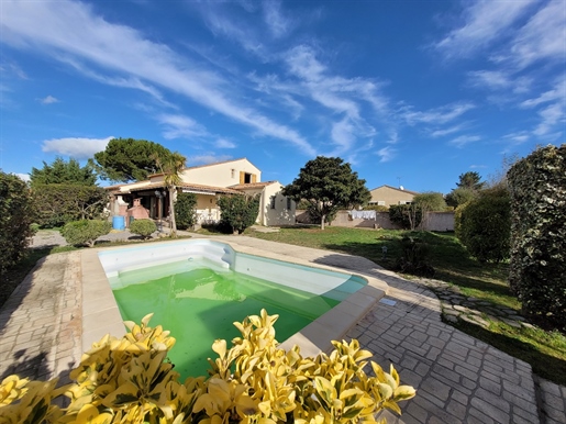 Traditionele gerenoveerde villa met zwembad en zonnige tuin