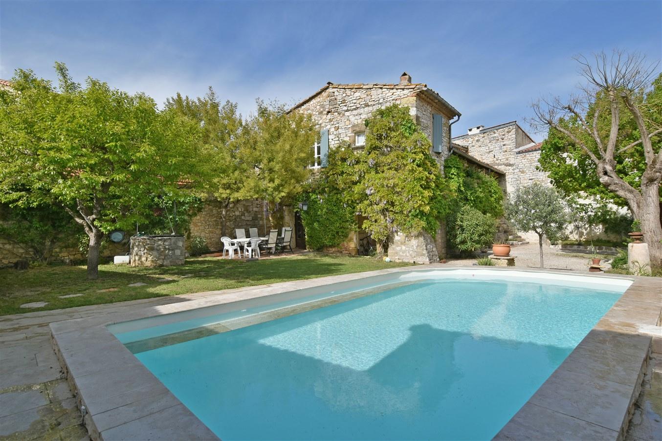 Stone Village House, Garden, Pool in St Mamert du