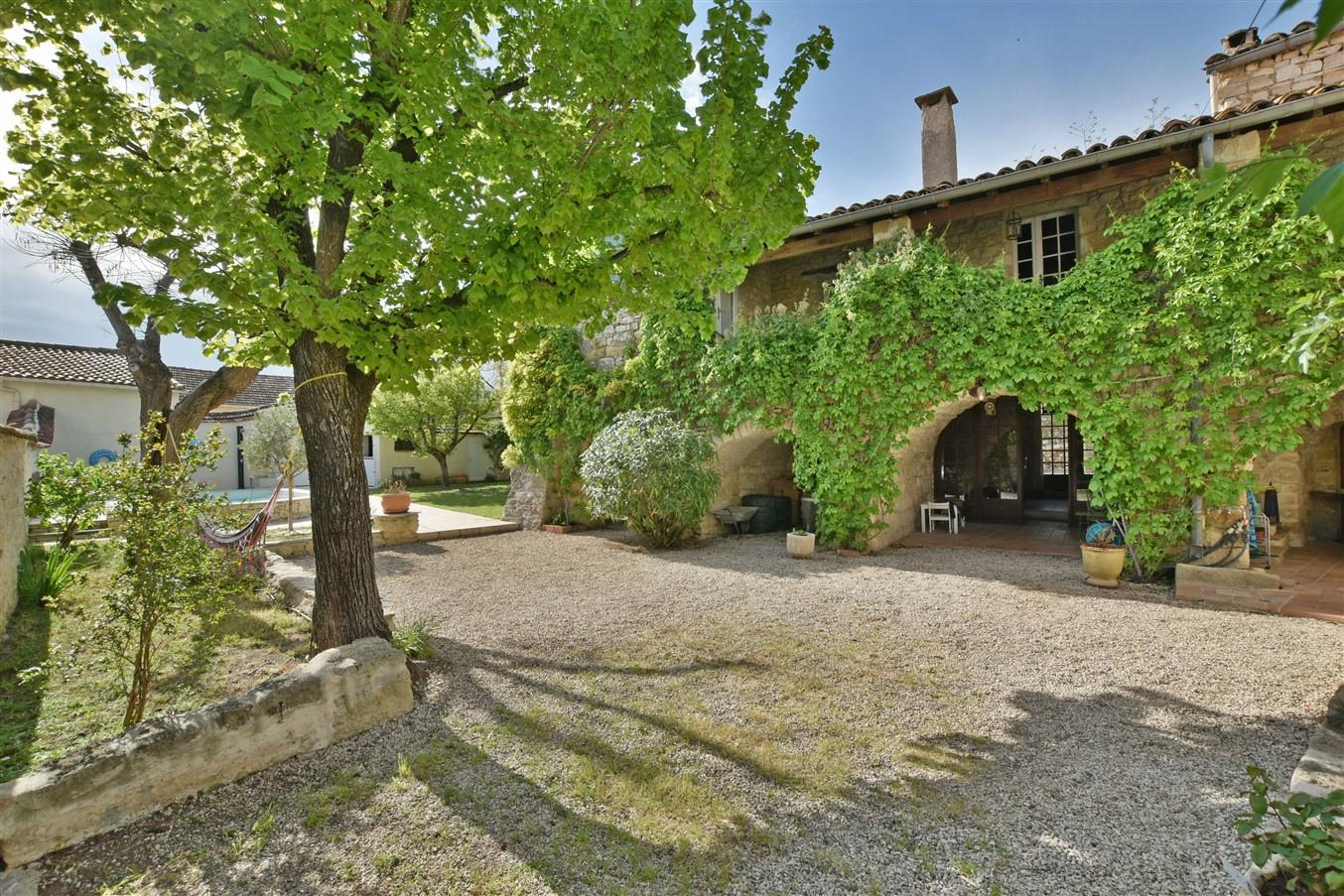Stone Village House, Garden, Pool in St Mamert du