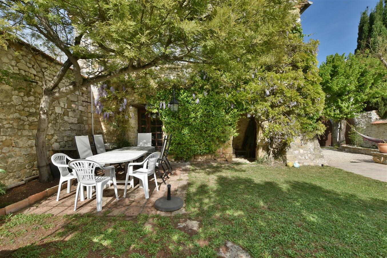 Stone Village House, Garden, Pool in St Mamert du