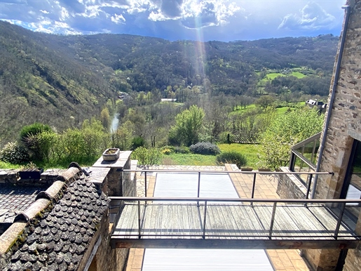 Prachtig gerestaureerd huis uit de 13e eeuw in Najac