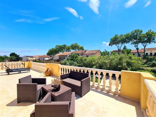 Villa de style provençal avec garage, jardin et piscine