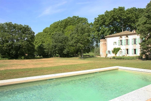 Château du 19ème siècle avec piscine et vignoble