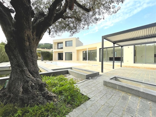 Luxury Modern Villa By the Sea in Agde