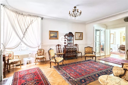 Beautiful Parisian, Pereire-Malherbes