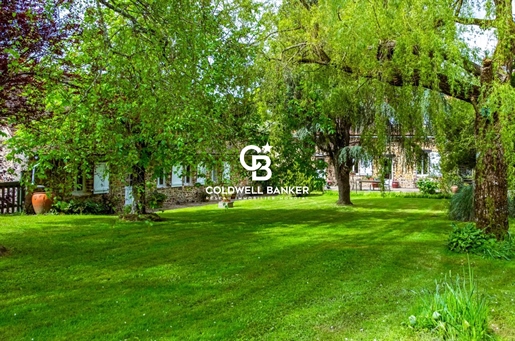 Zwei charmante Häuser, eine Scheune, ein Teich auf 1,30 Hektar im Grünen