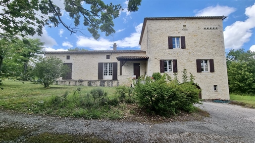 Charming stone house located in a haven of peace near a village in the north- to 5