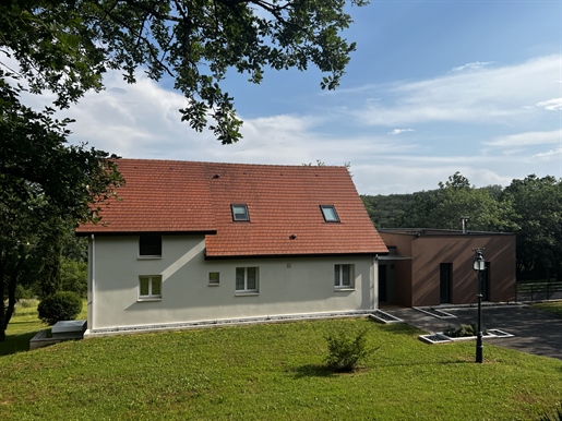 High-end contemporary villa