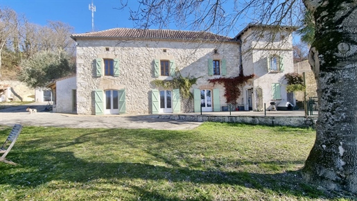 Beautiful stone property with open views in the Tarn et Garonne