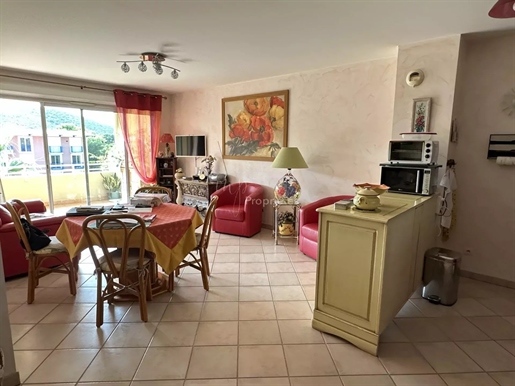 Cavalaire Sur Mer Apartment T3 with garage life annuity