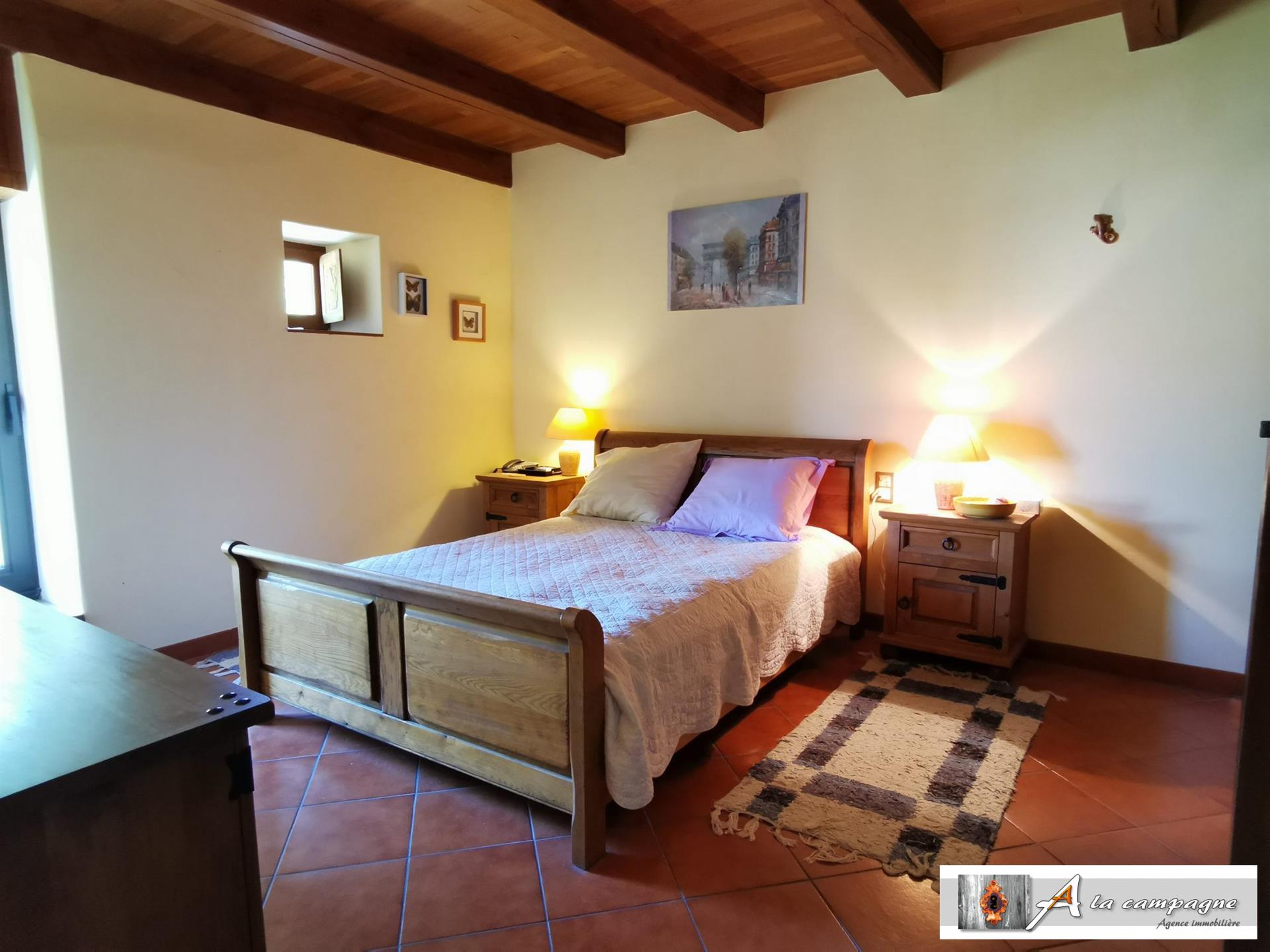 Jolie maison avec dépendances et terrain