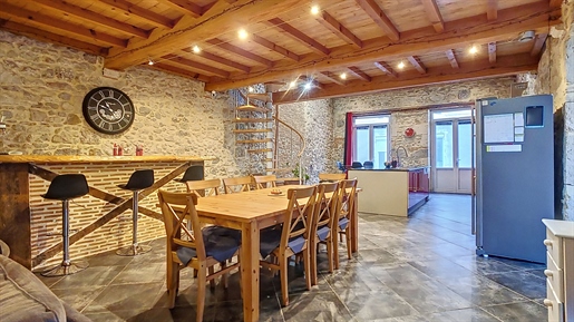 For sale Renovated house in Lavardac of 5 room(s) with an area of 230 m2