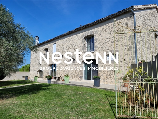 For sale in Nérac superb property with 4 bedroom house, 268m² of living space, outbuildings, swimmi