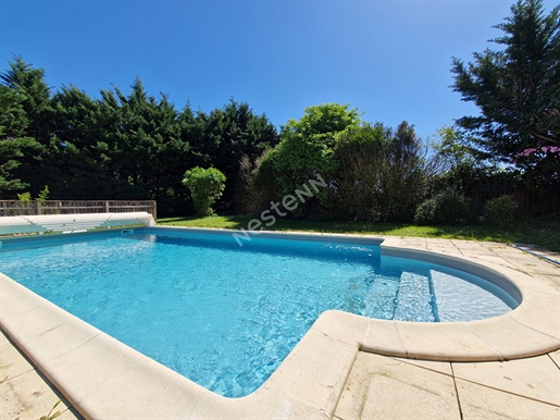 Prachtig huis in de Périgord gelegen in Mareuil met zwembad en tennisbaan