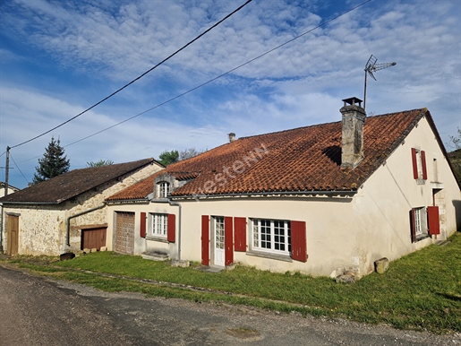 Charmantes Steinhaus mit 2 Scheunen in Rudeau-Ladosse (10 km von Nontron und Mareuil im Périgord en