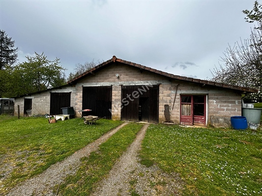 Gelijkvloers huis op kelder in Dournazac met schuur en land
