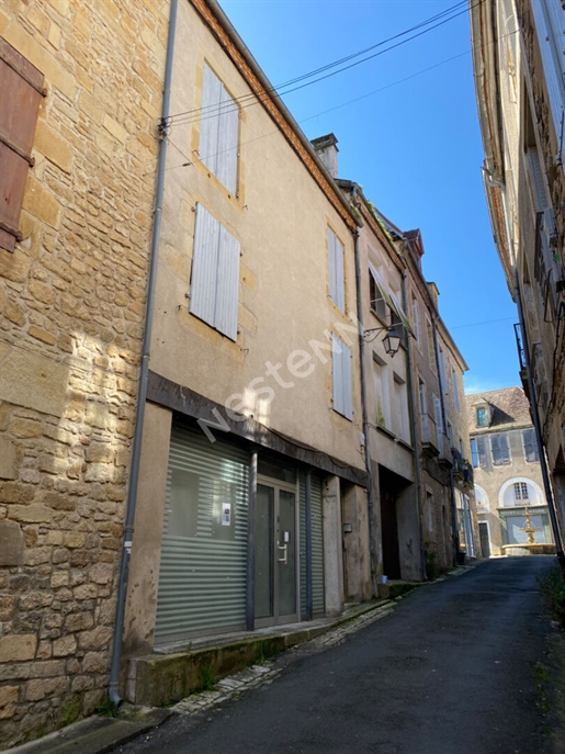 Investment property in the centre of Excideuil with commercial premises
