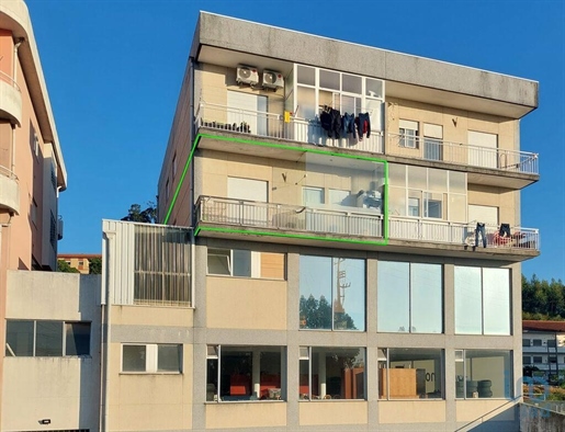 Appartement T3 à Porto de 121,00 m²