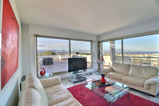 Bright penthouse with panoramic view - Antibes