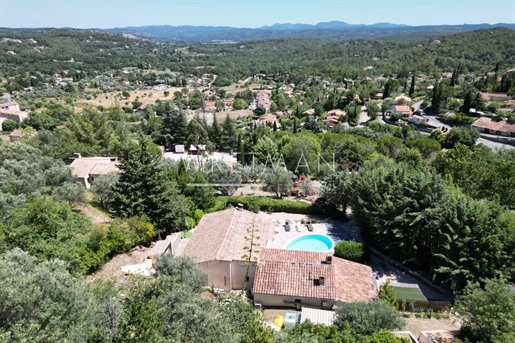 Villa with panoramic view - Seillans