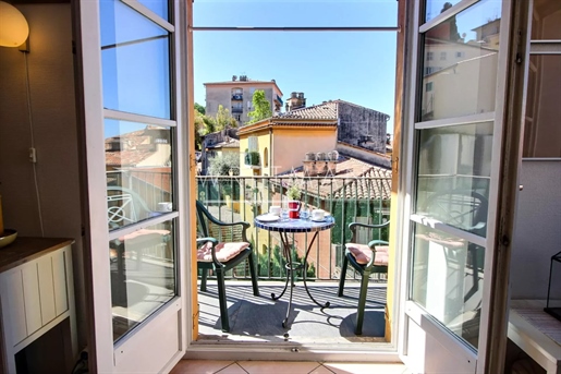 Bright 3-bedroom apartment with balcony - Nice le Port