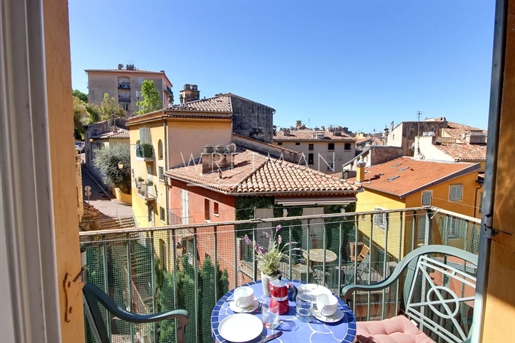 Bright 3-bedroom apartment with balcony - Nice le Port